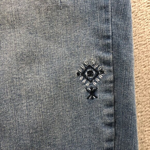 Christopher & Banks Womens Jeans Size 14 Skinny Leg Blue Denim Embroidered Y2K - Picture 12 of 16